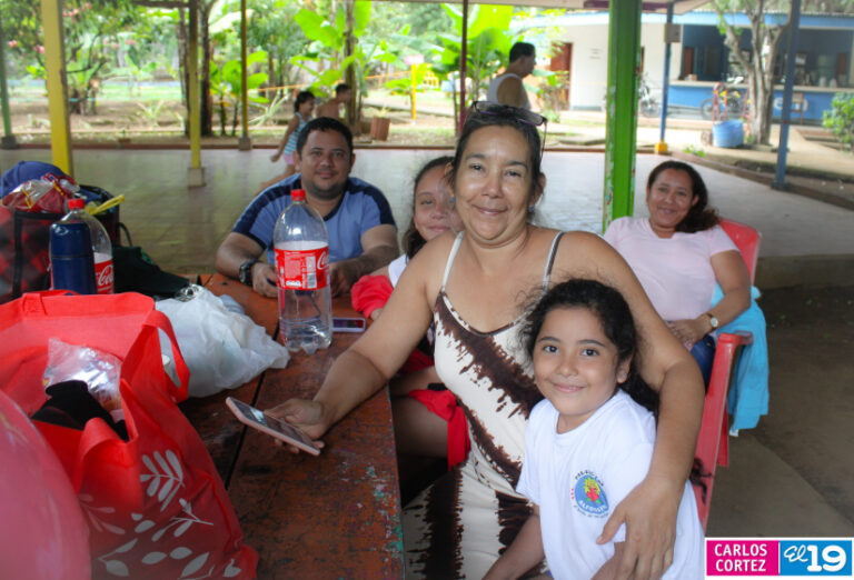 Gobierno saluda a las familias que disfrutan de las vacaciones navideñas 