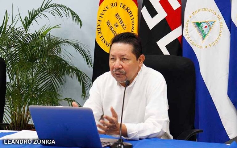 UNICEF dona equipos tecnológicos al MINED