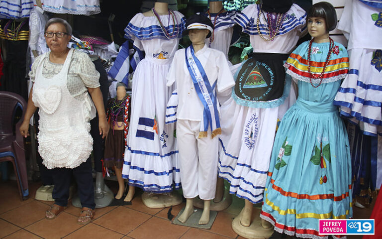 Se dinamiza la venta de uniformes escolares en el Mercado Oriental