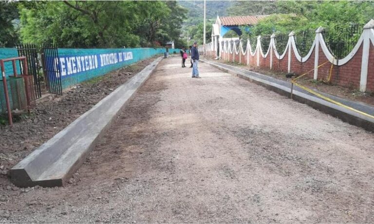 Inicia construcción de calles adoquinadas en el barrio Ricardo Morales Avilés