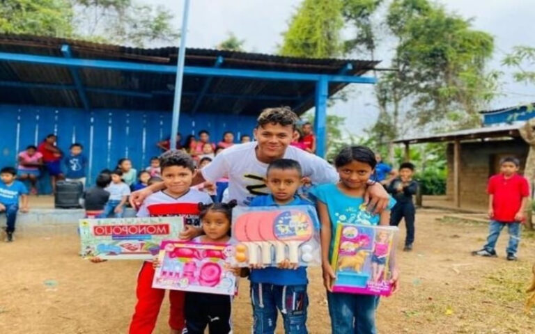 Celebran la alegría, el amor y unidad familiar en Festivales Departamentales “Los Mimados”